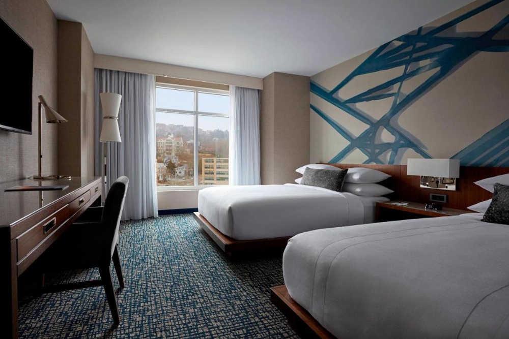 Deluxe Queen Room with Two Queen Beds - Hearing Accessible